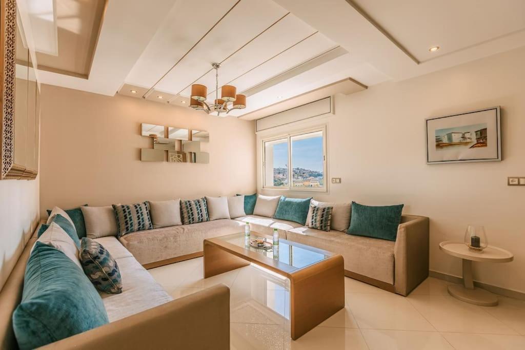 Central 2-Bedrooms Near Beach & Dining Tanger Ngoại thất bức ảnh