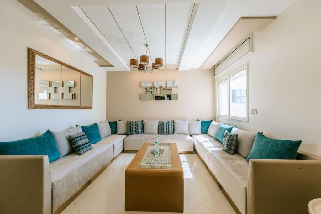 Central 2-Bedrooms Near Beach & Dining Tanger Ngoại thất bức ảnh