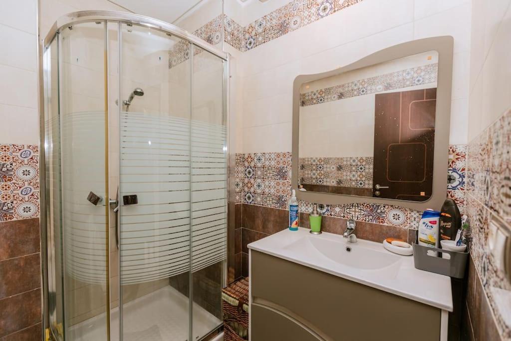Central 2-Bedrooms Near Beach & Dining Tanger Ngoại thất bức ảnh