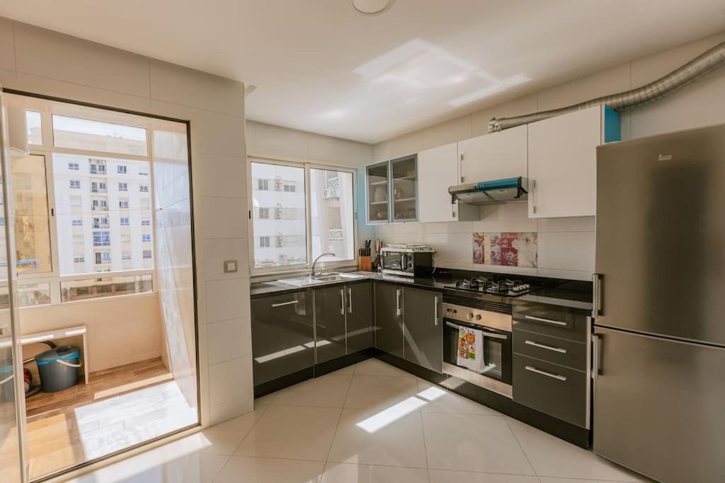 Central 2-Bedrooms Near Beach & Dining Tanger Ngoại thất bức ảnh